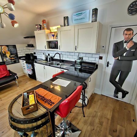 Southsea Royale James Bond 3 Bed Cool Penthouse, Seafront Parking 포츠머스 외부 사진
