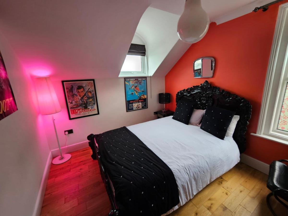 Southsea Royale James Bond 3 Bed Cool Penthouse, Seafront Parking 포츠머스 외부 사진