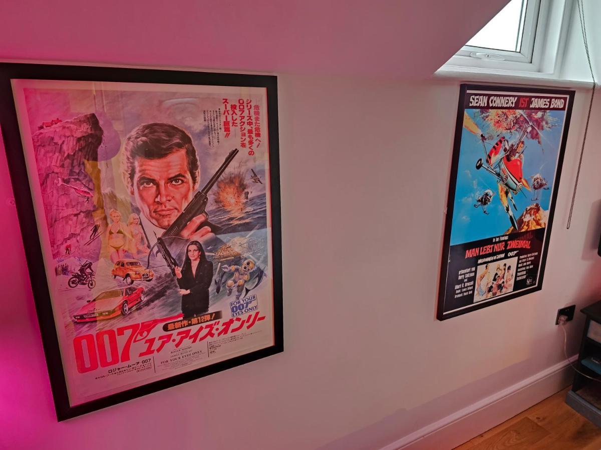 Southsea Royale James Bond 3 Bed Cool Penthouse, Seafront Parking 포츠머스 외부 사진
